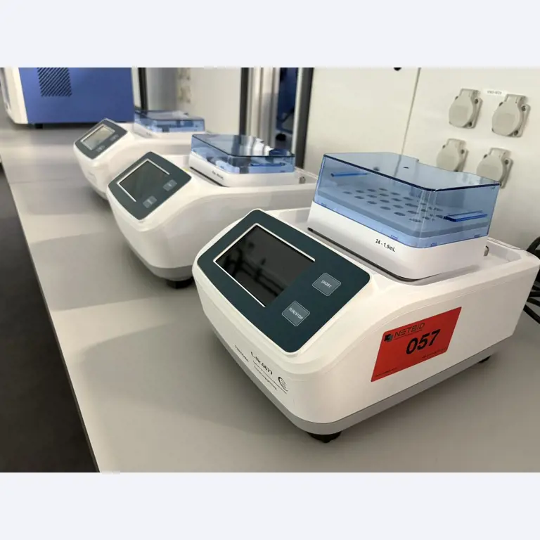 Visokokakovostna laboratorijska in analitska oprema-1