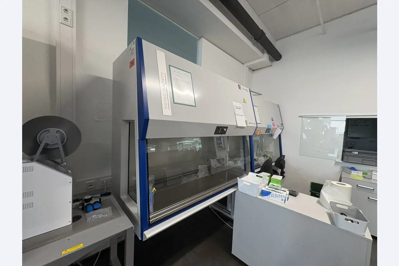 High-quality laboratory and analysis equipment-2