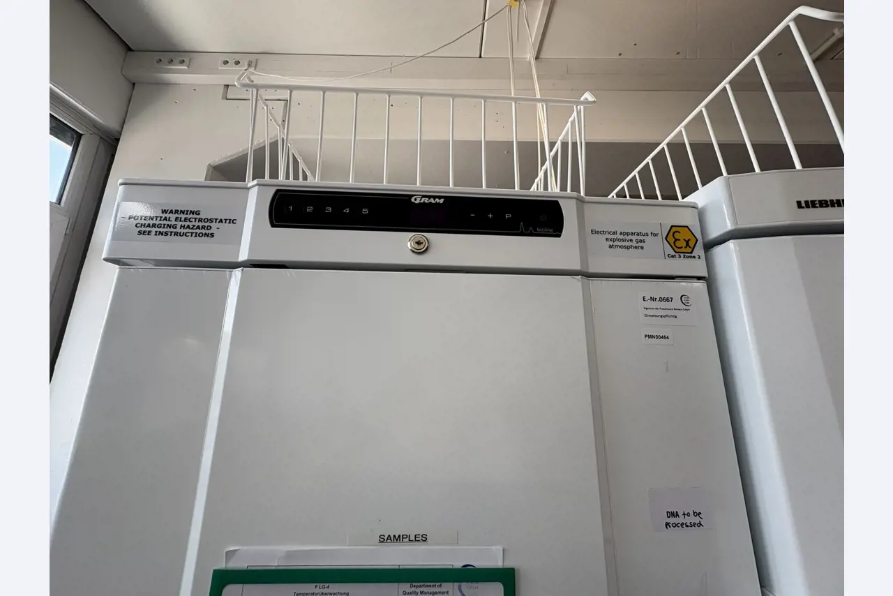 Hochwertige Labor- und Analysegeräte-3