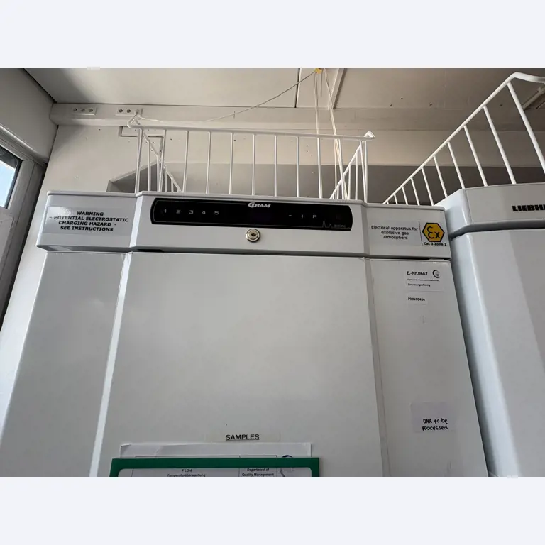 Hochwertige Labor- und Analysegeräte-3