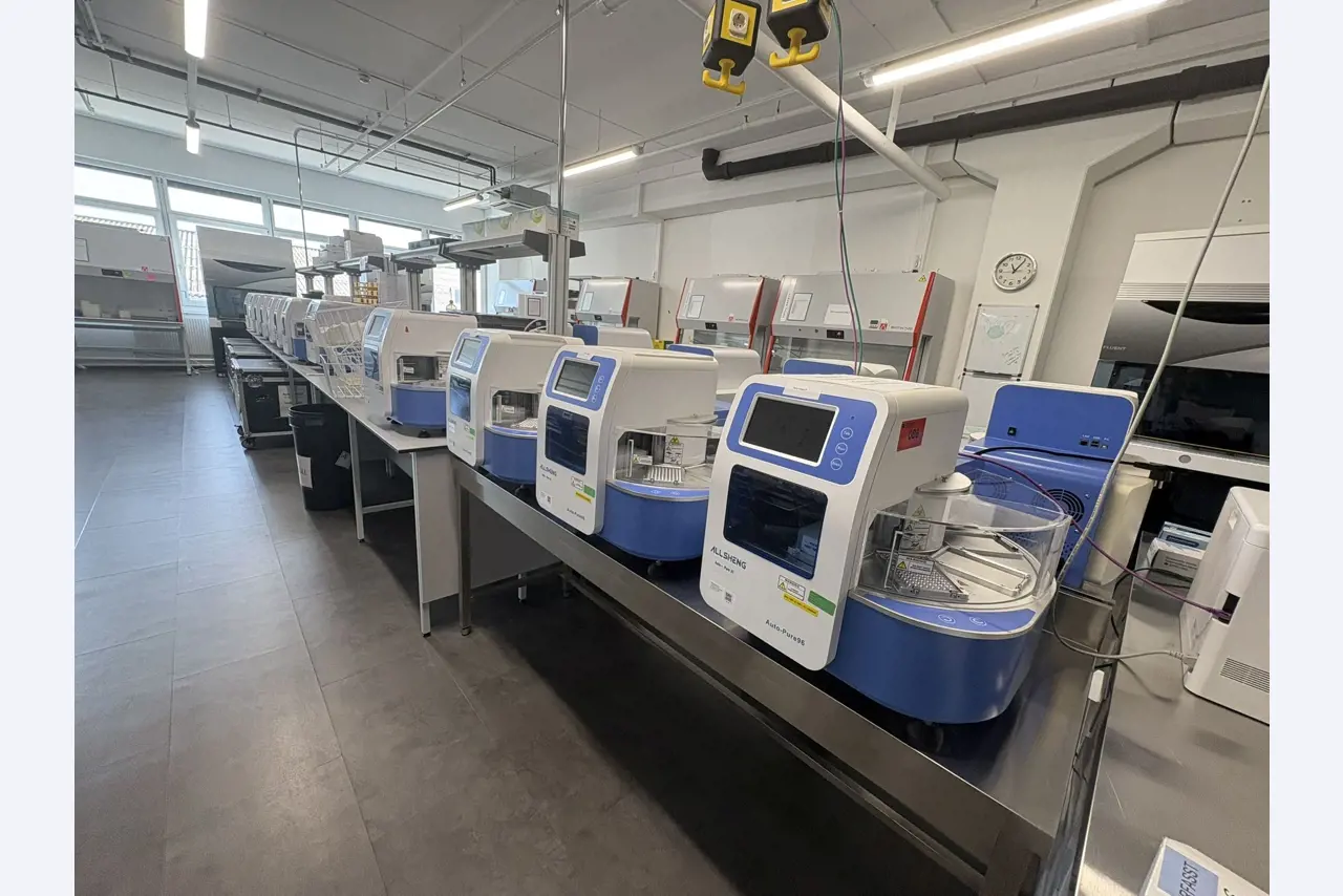 High-quality laboratory and analysis equipment-2