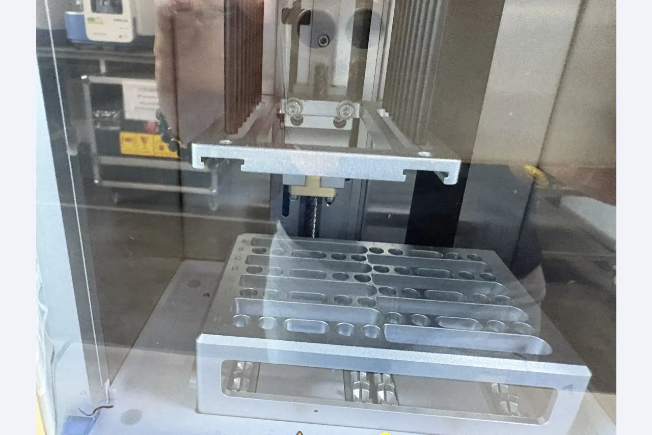 High-quality laboratory and analysis equipment-5