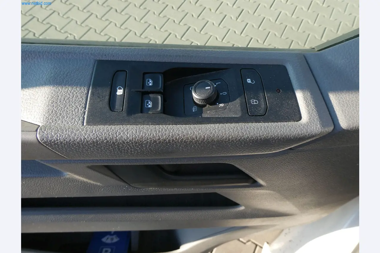 BGA und Warenvorräte wie Konferenztischsystem und Medientechnik -10