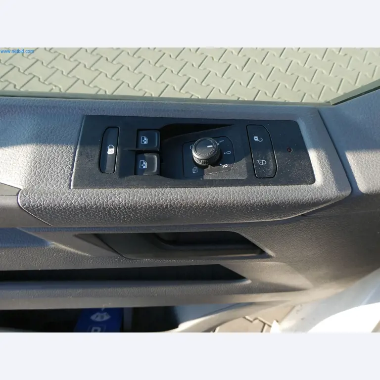 BGA und Warenvorräte wie Konferenztischsystem und Medientechnik -10