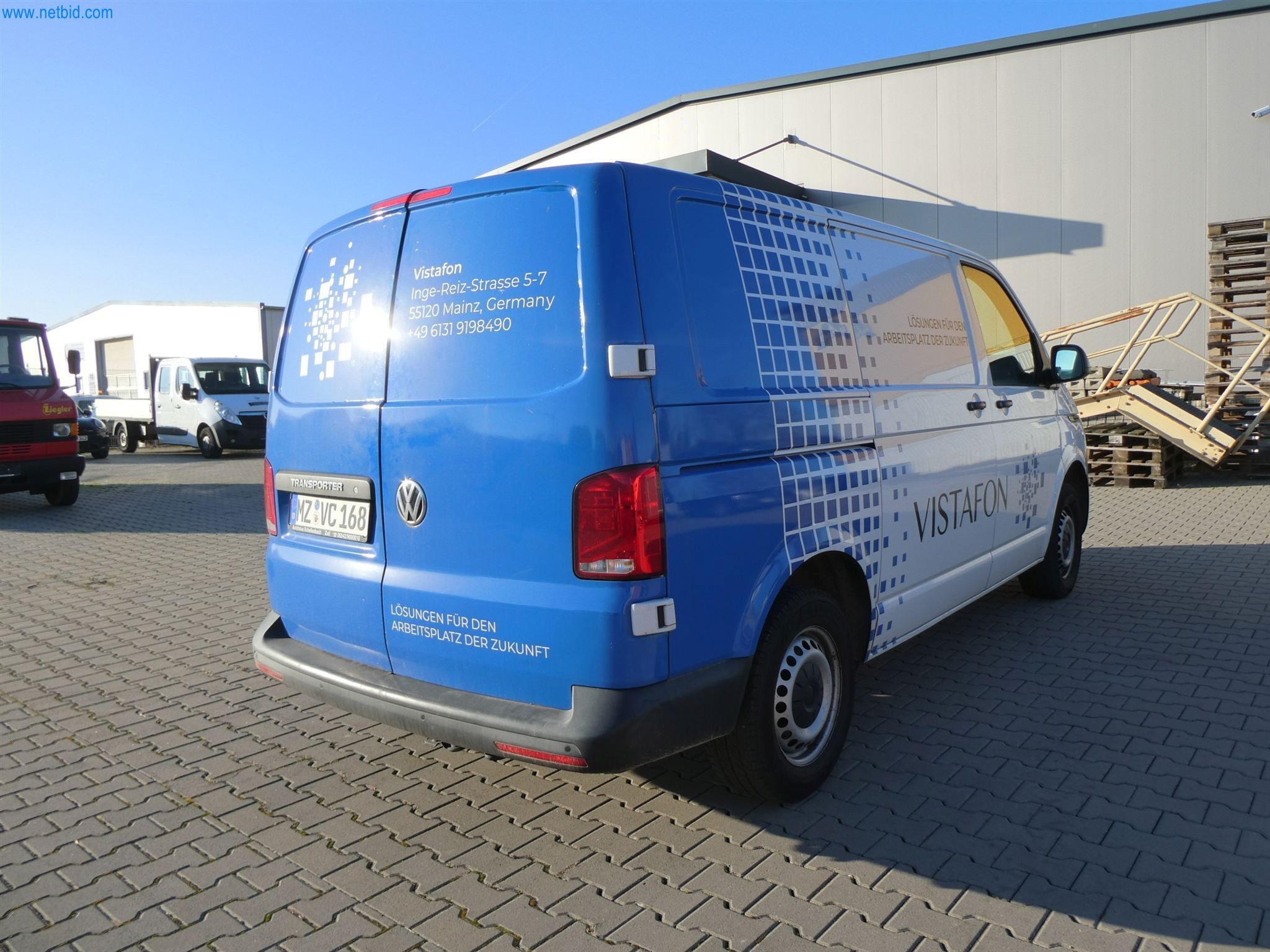 BGA und Warenvorräte wie Konferenztischsystem und Medientechnik -13