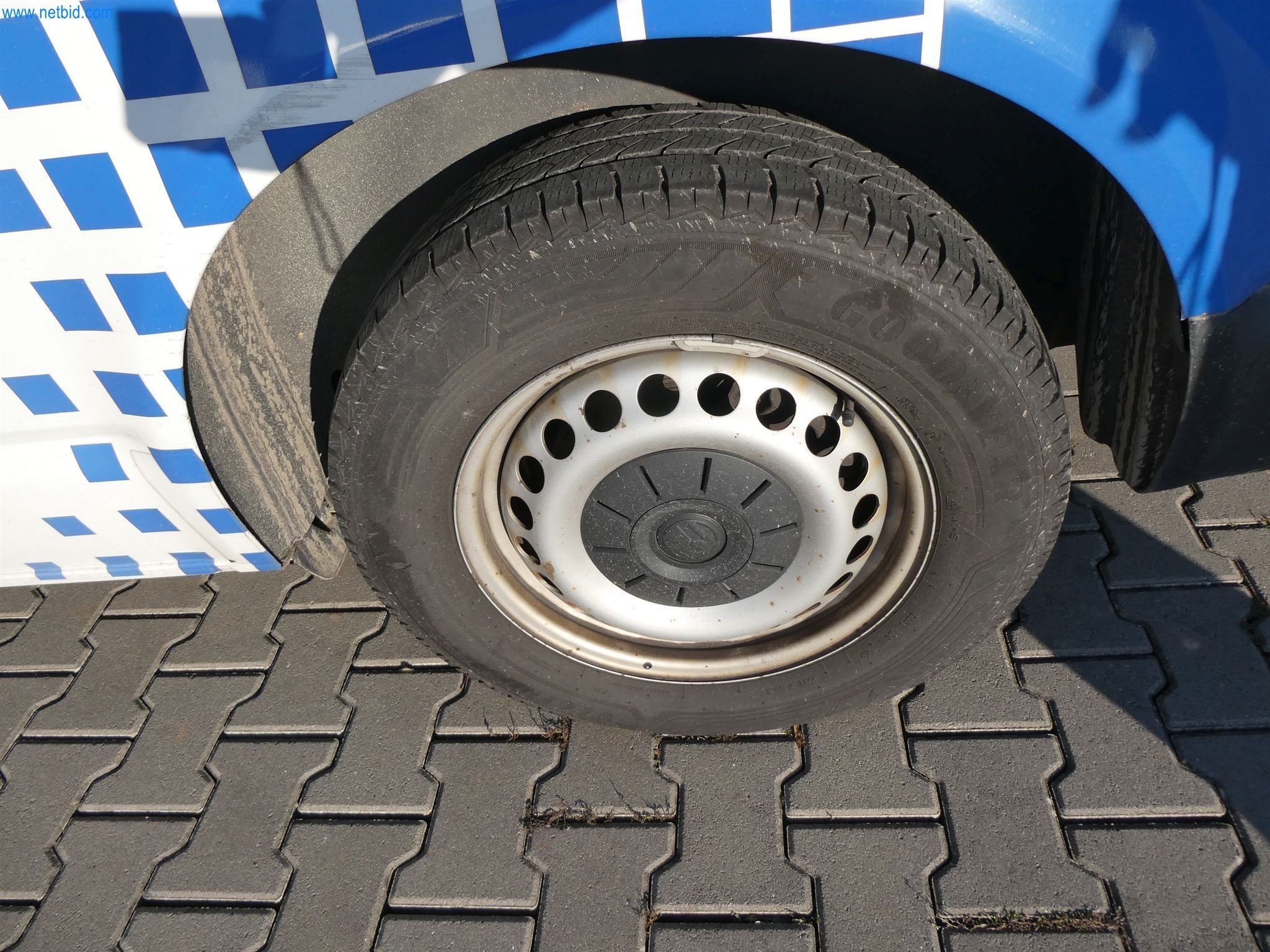 BGA und Warenvorräte wie Konferenztischsystem und Medientechnik -14