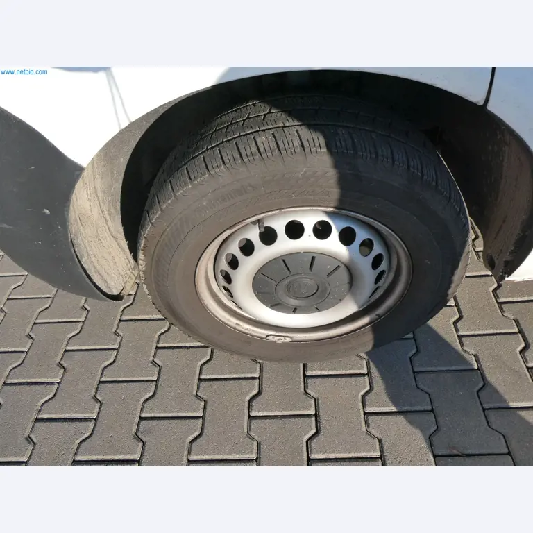 BGA und Warenvorräte wie Konferenztischsystem und Medientechnik -15