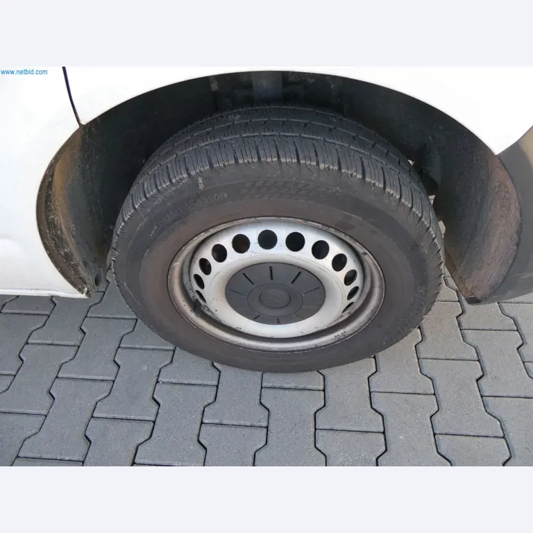 BGA und Warenvorräte wie Konferenztischsystem und Medientechnik -16