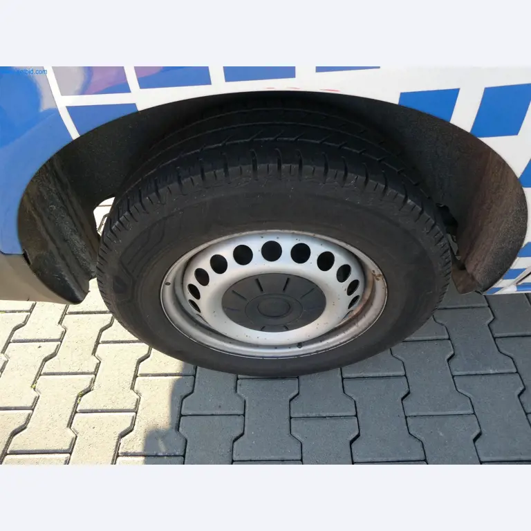 BGA und Warenvorräte wie Konferenztischsystem und Medientechnik -17