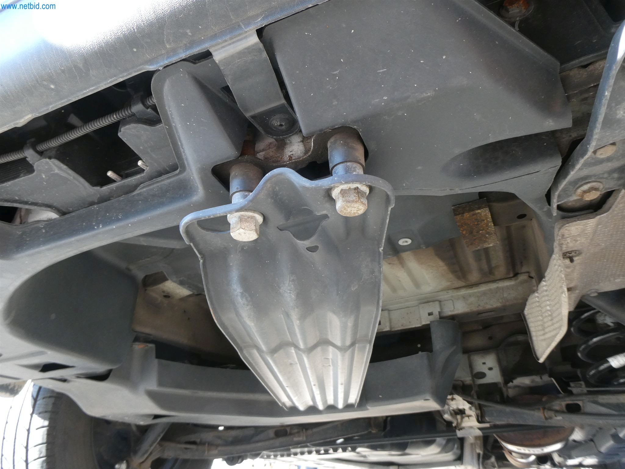 BGA und Warenvorräte wie Konferenztischsystem und Medientechnik -18