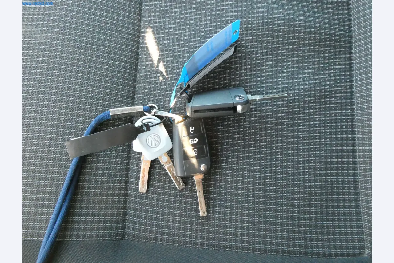 BGA und Warenvorräte wie Konferenztischsystem und Medientechnik -20