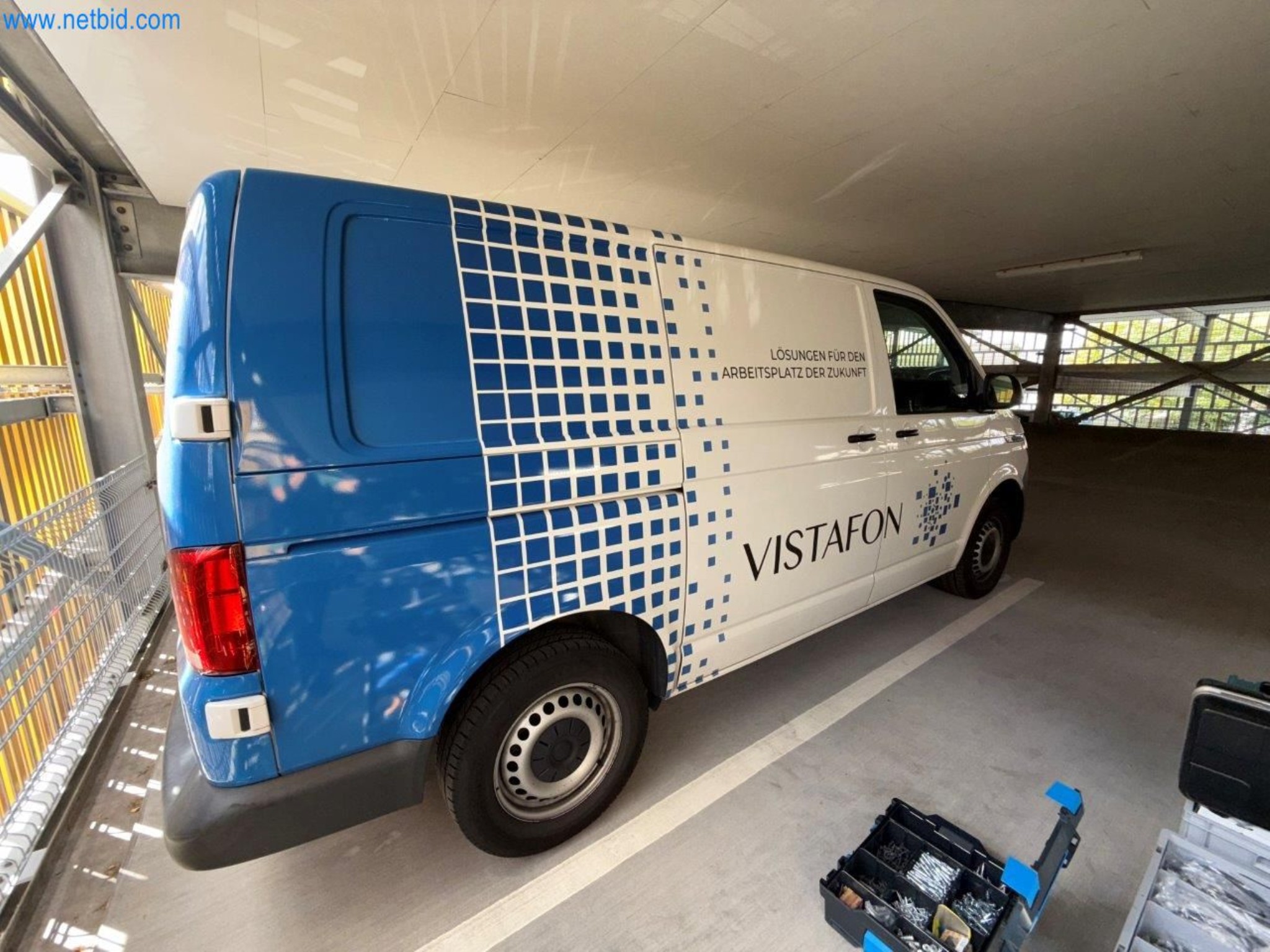 BGA und Warenvorräte wie Konferenztischsystem und Medientechnik -23