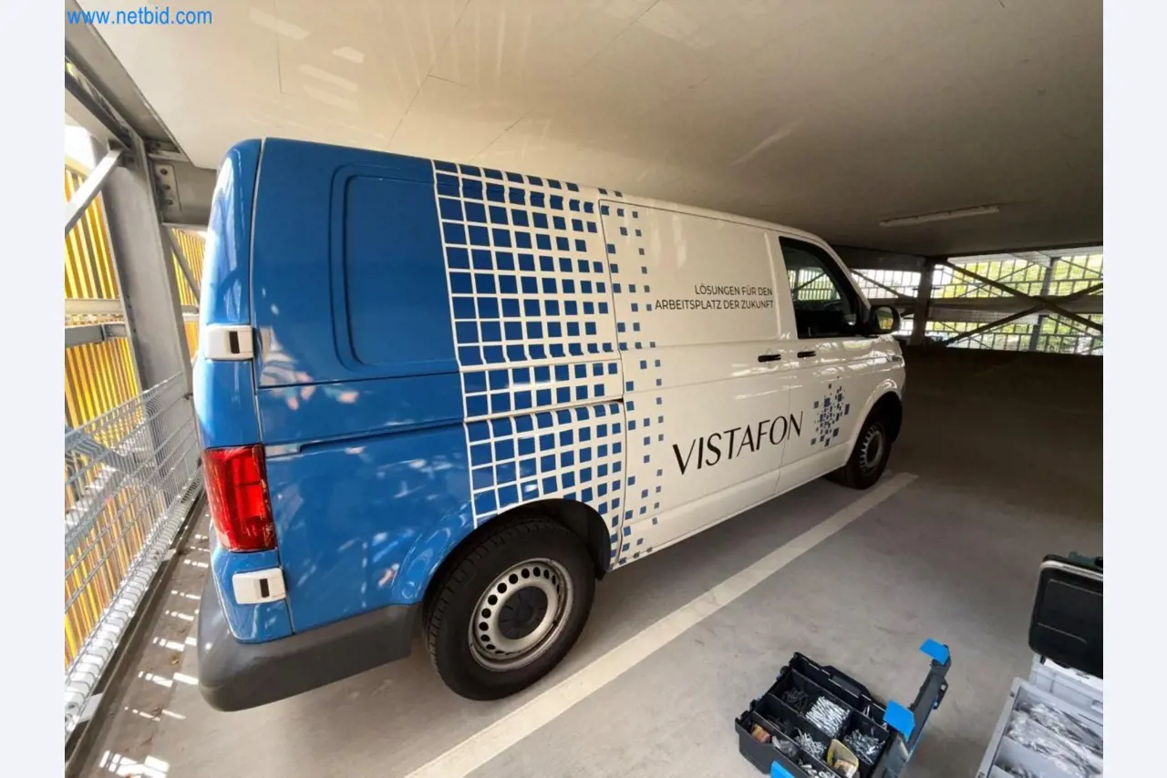 BGA und Warenvorräte wie Konferenztischsystem und Medientechnik -23