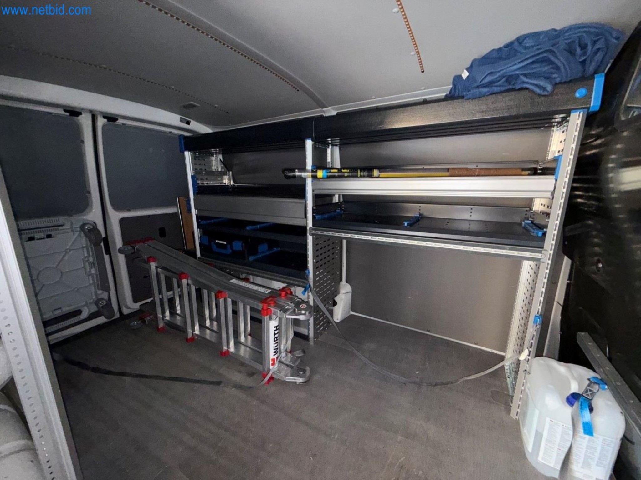 BGA und Warenvorräte wie Konferenztischsystem und Medientechnik -25