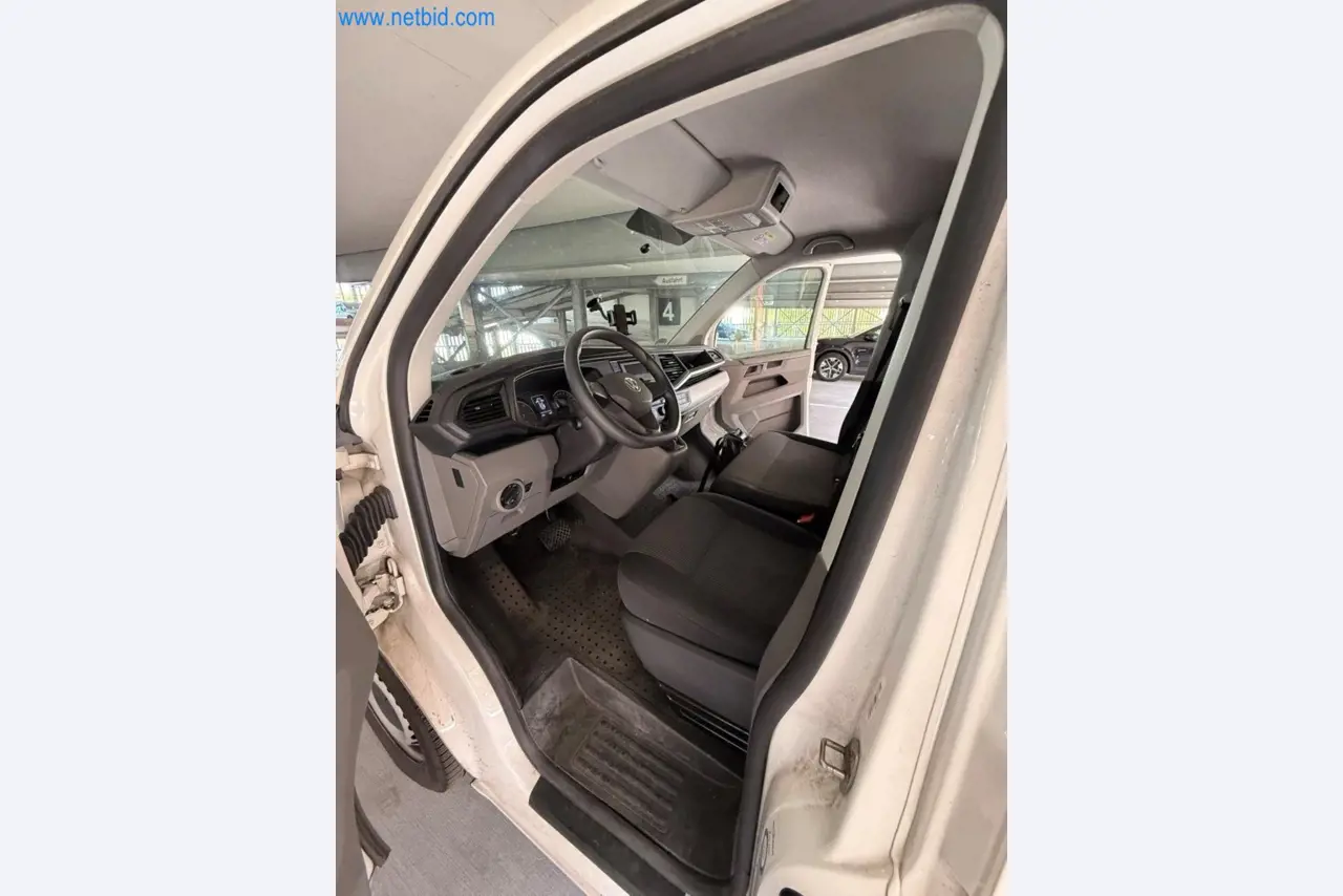 BGA und Warenvorräte wie Konferenztischsystem und Medientechnik -26