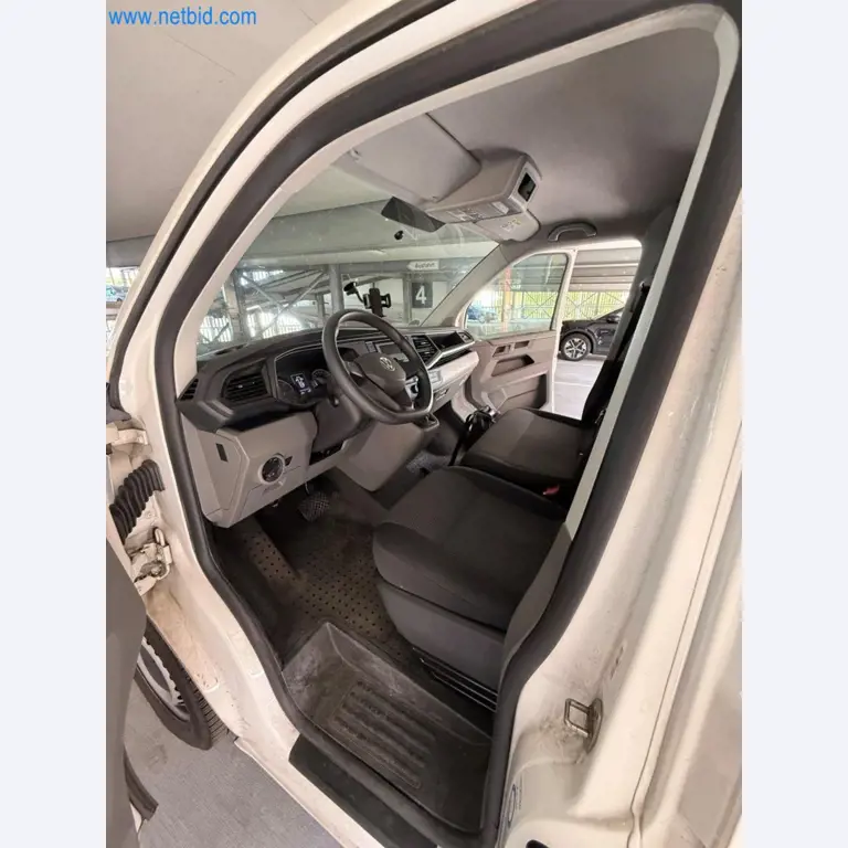 BGA und Warenvorräte wie Konferenztischsystem und Medientechnik -26