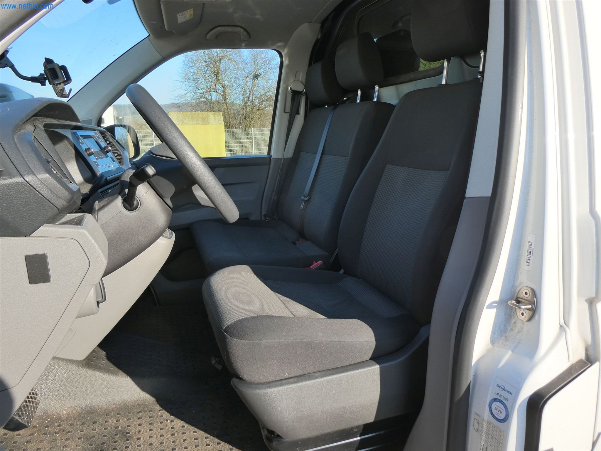 BGA und Warenvorräte wie Konferenztischsystem und Medientechnik -3