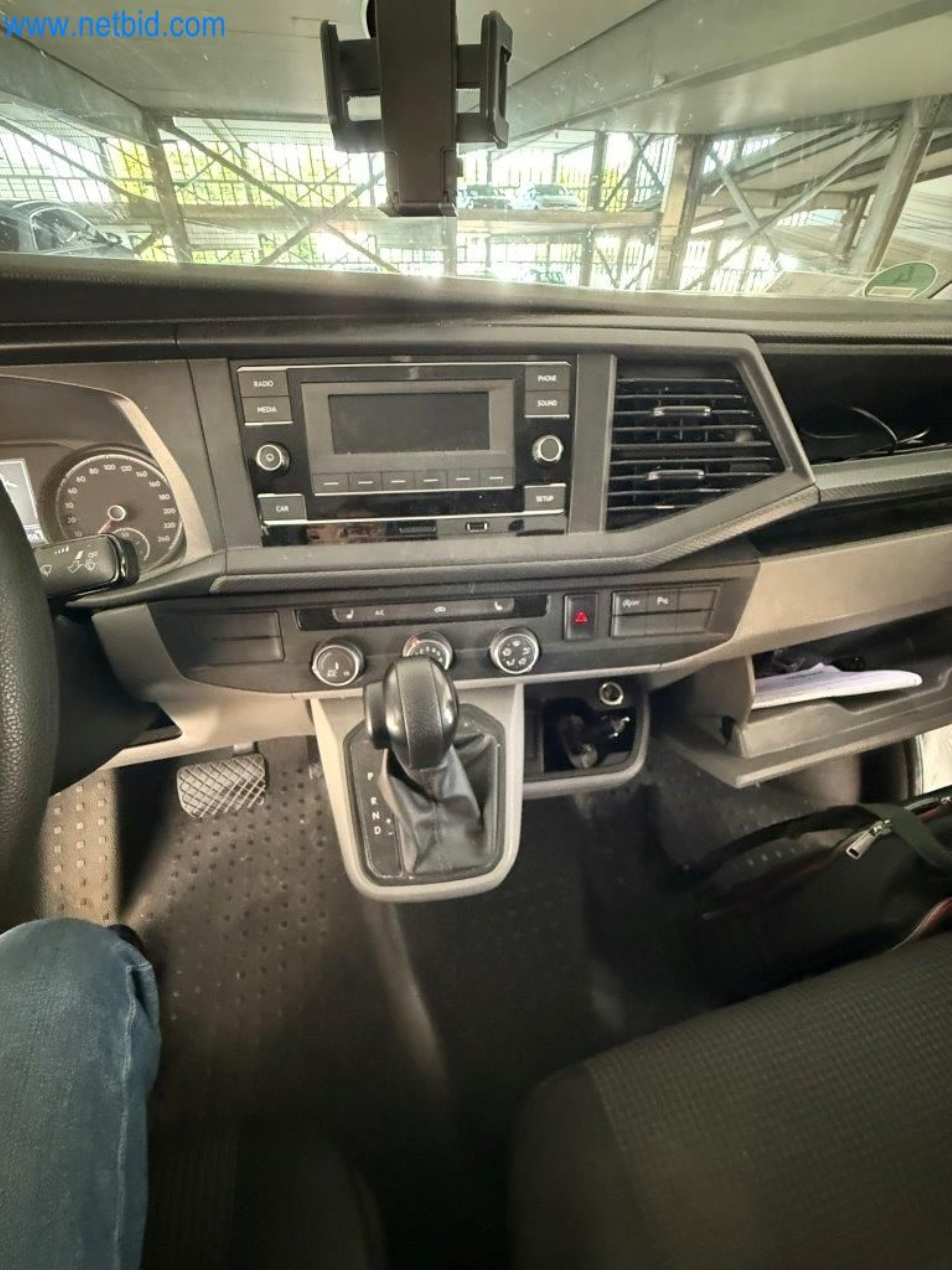 BGA und Warenvorräte wie Konferenztischsystem und Medientechnik -4