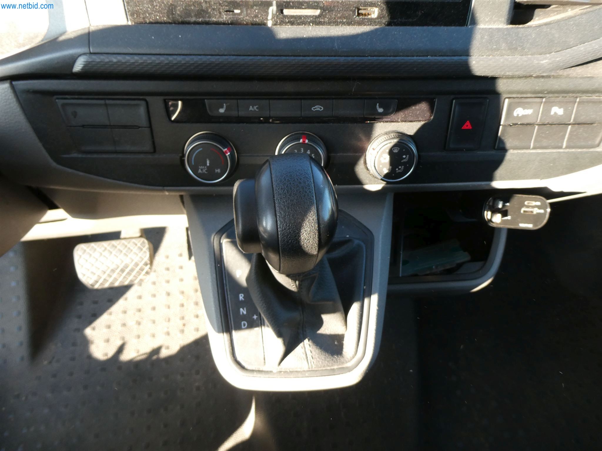 BGA und Warenvorräte wie Konferenztischsystem und Medientechnik -5