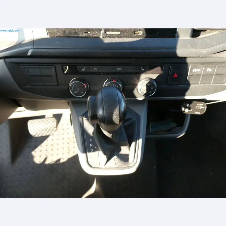 BGA und Warenvorräte wie Konferenztischsystem und Medientechnik -5