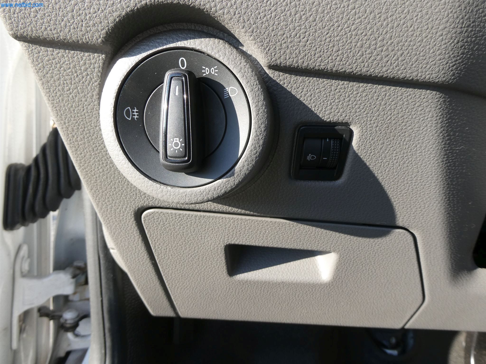 BGA und Warenvorräte wie Konferenztischsystem und Medientechnik -7