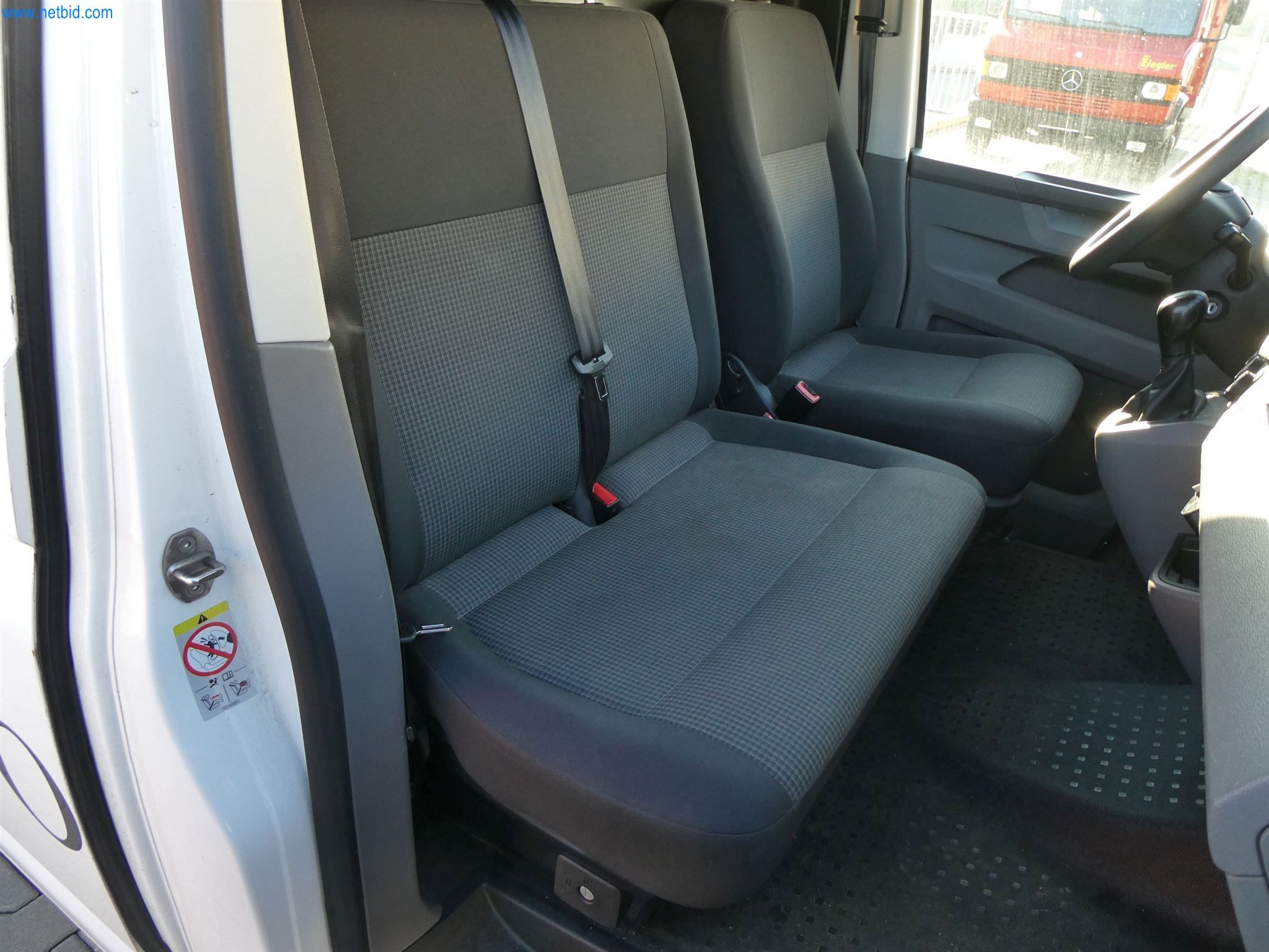 BGA und Warenvorräte wie Konferenztischsystem und Medientechnik -8