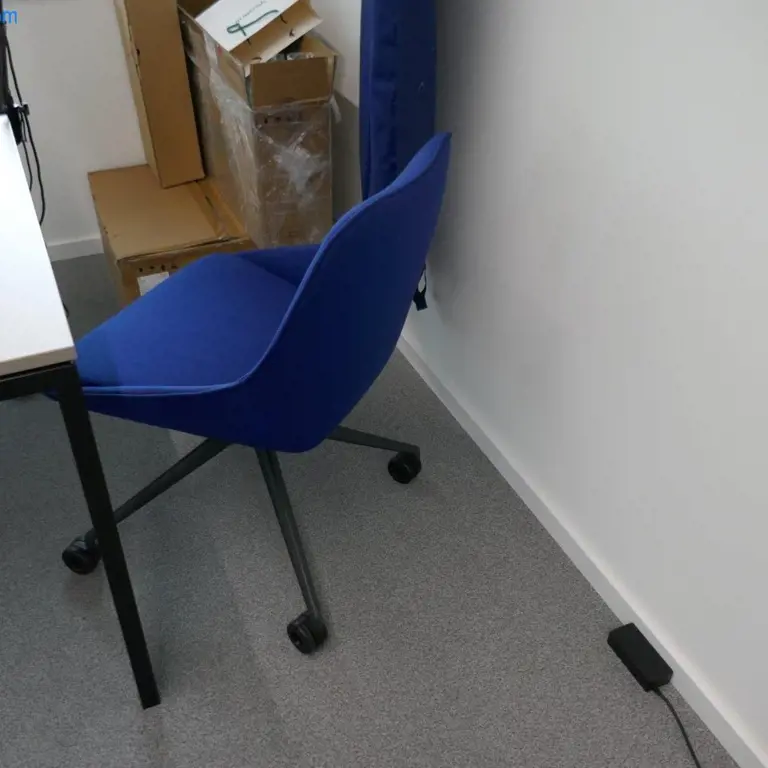 2 Oblazinjen fotelj Brunner