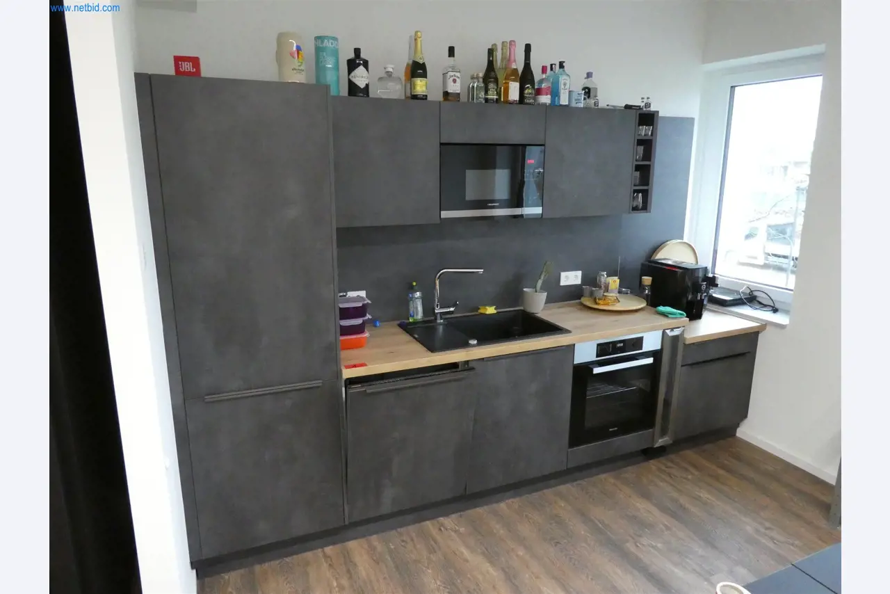 Matériel d'exploitation et de bureau-1