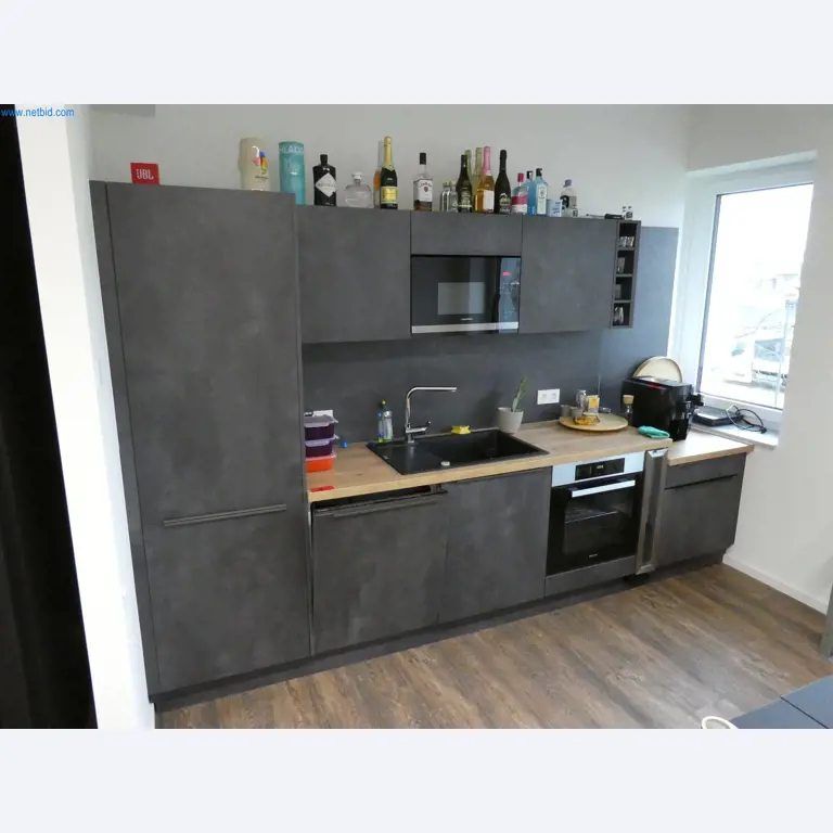 Matériel d'exploitation et de bureau-1