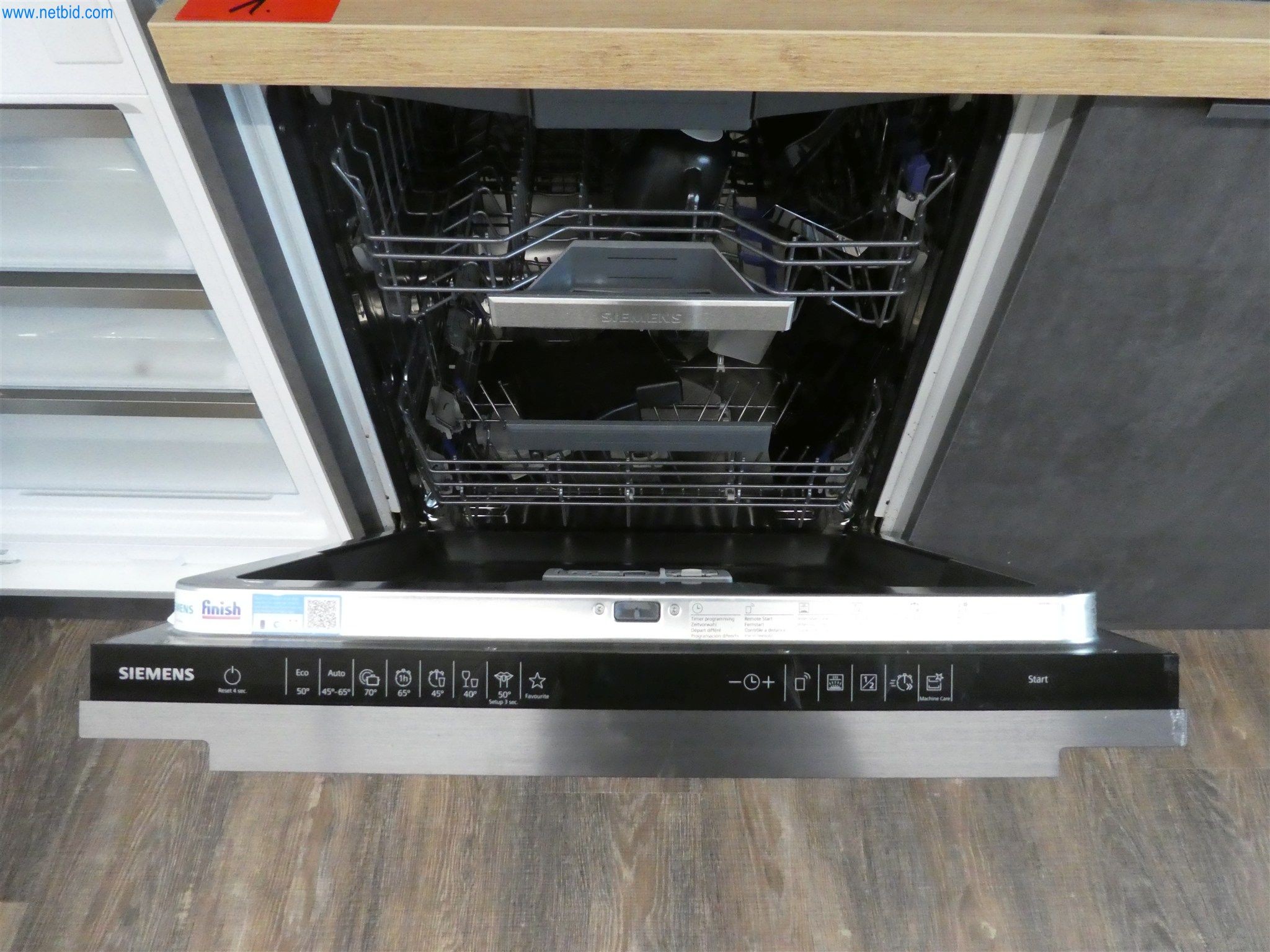 BGA und Warenvorräte wie Konferenztischsystem und Medientechnik -5