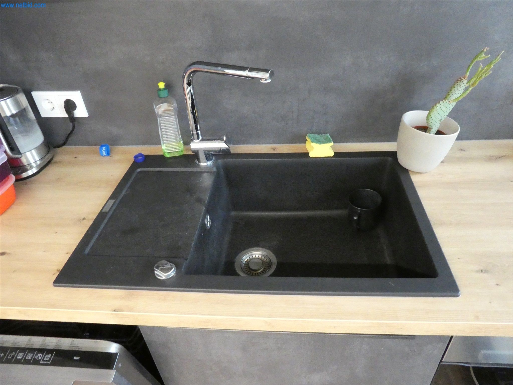 BGA und Warenvorräte wie Konferenztischsystem und Medientechnik -7