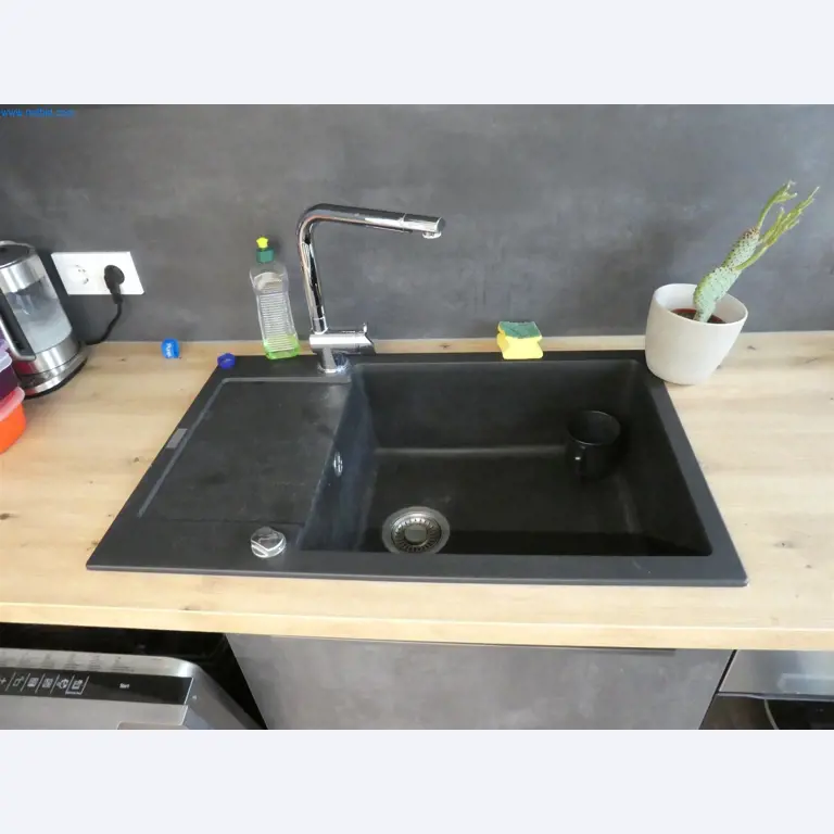 Matériel d'exploitation et de bureau-7