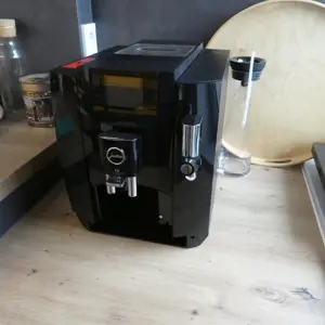 Kaffeevollautomat Jura E8
