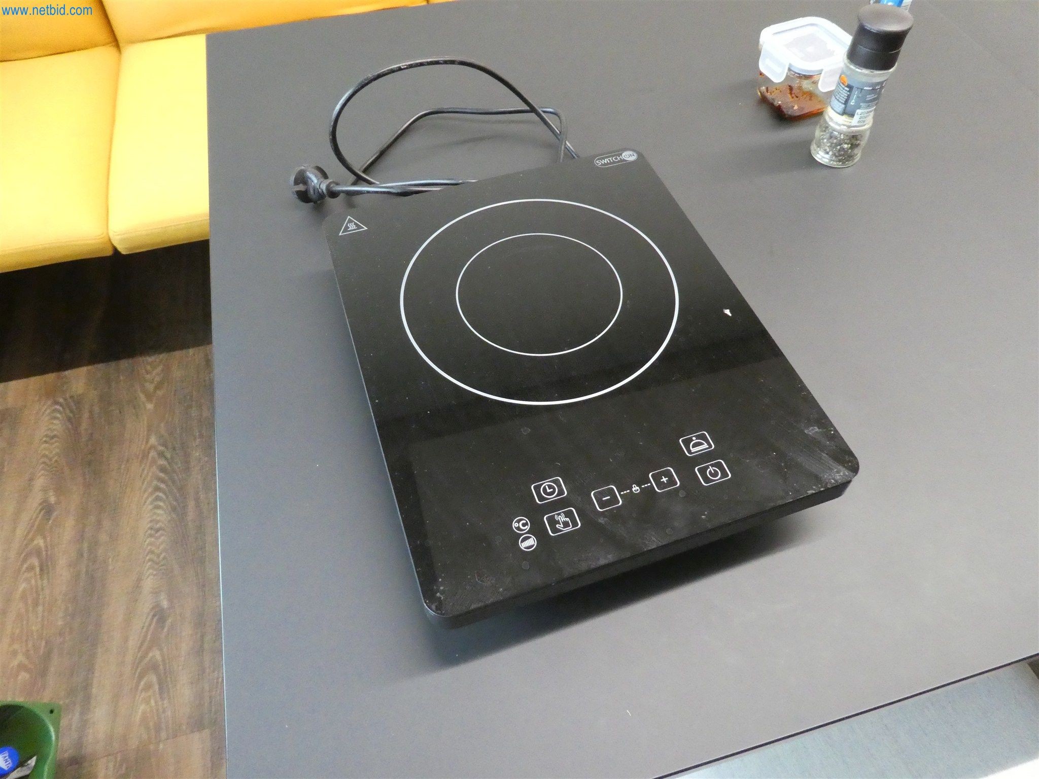 BGA und Warenvorräte wie Konferenztischsystem und Medientechnik -3