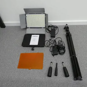 2 Luces de estudio NEEWER 2.4G LED Video Light