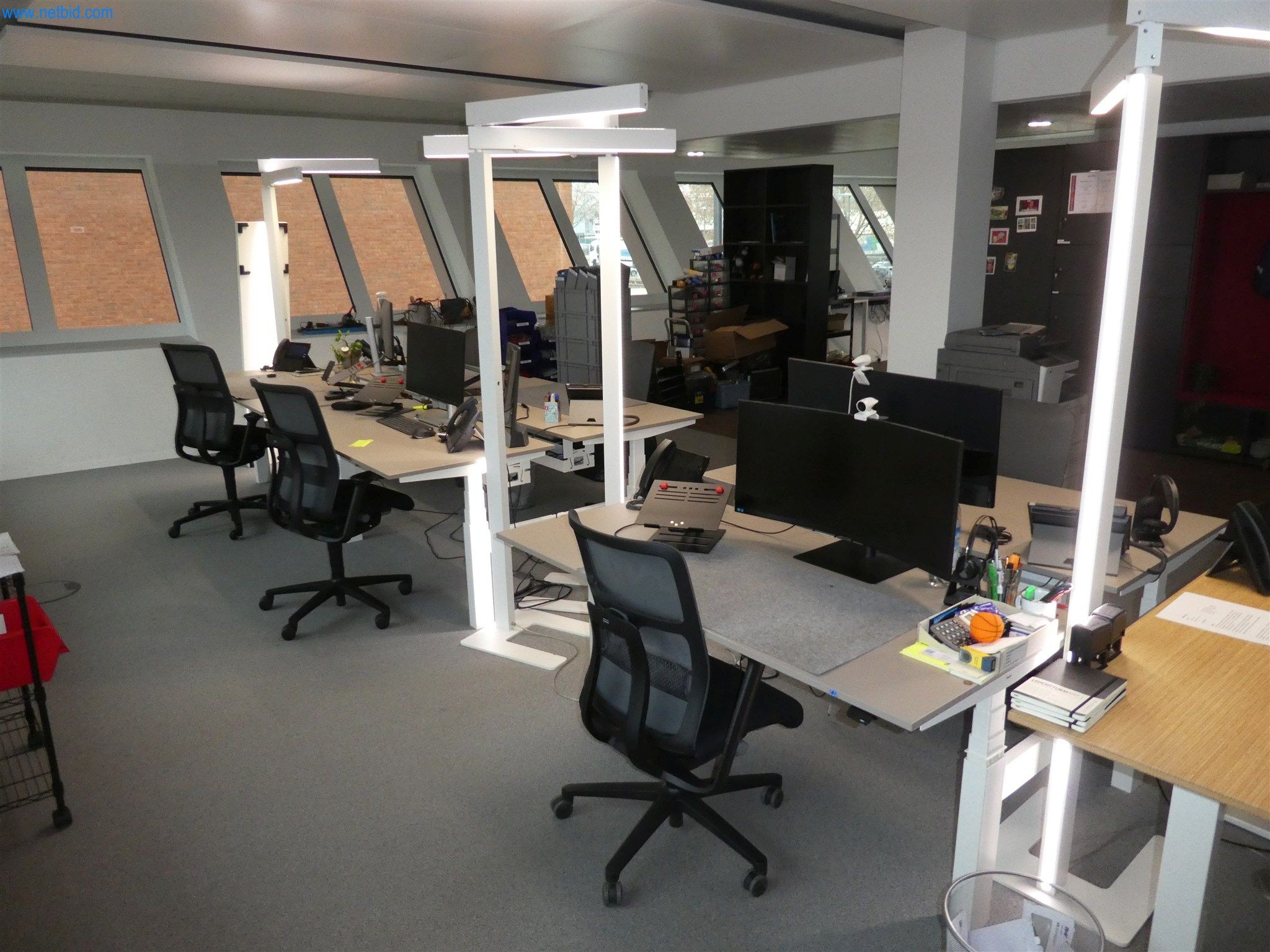 Equipos operativos y de oficina-3