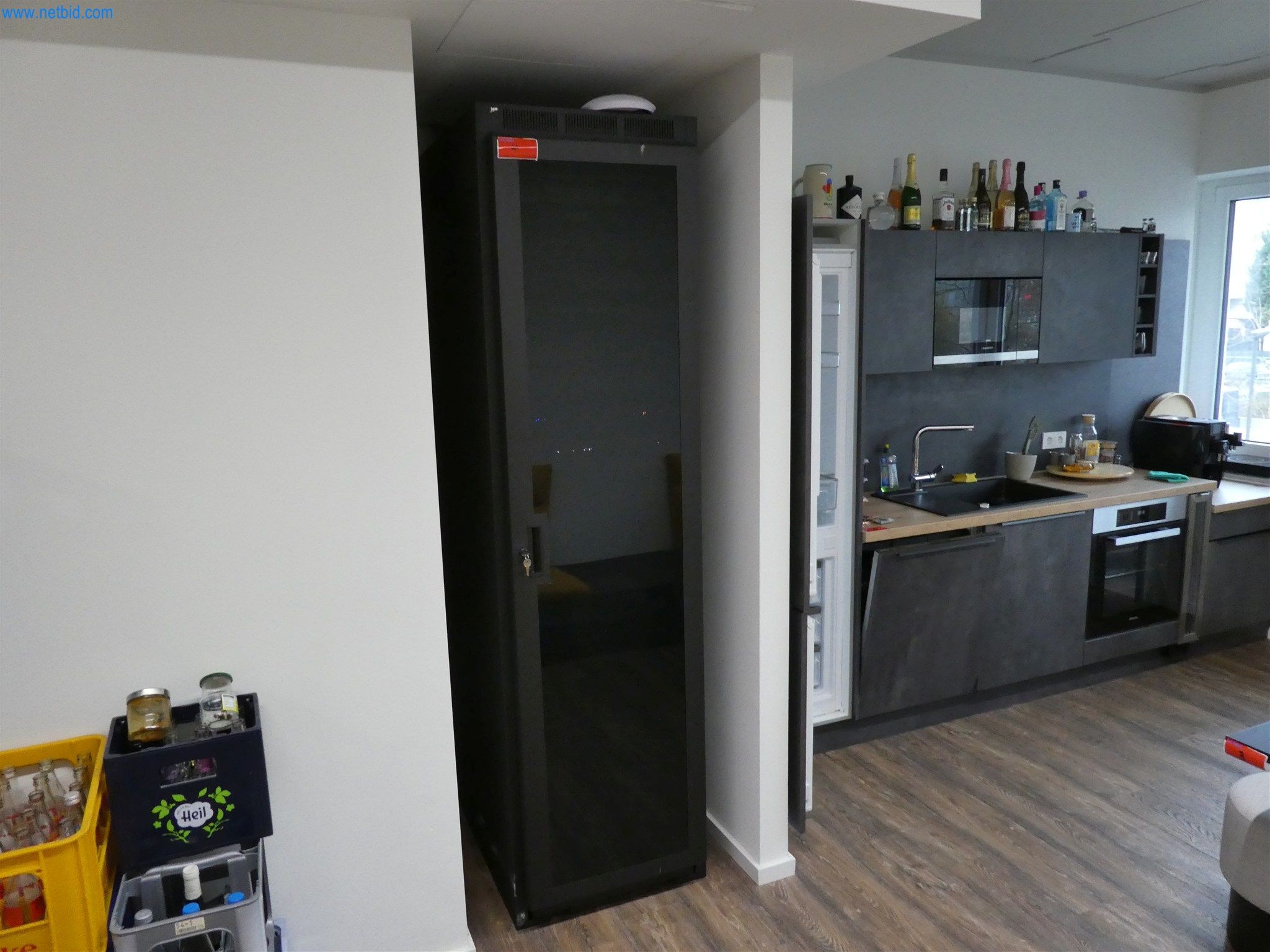 BGA und Warenvorräte wie Konferenztischsystem und Medientechnik -1