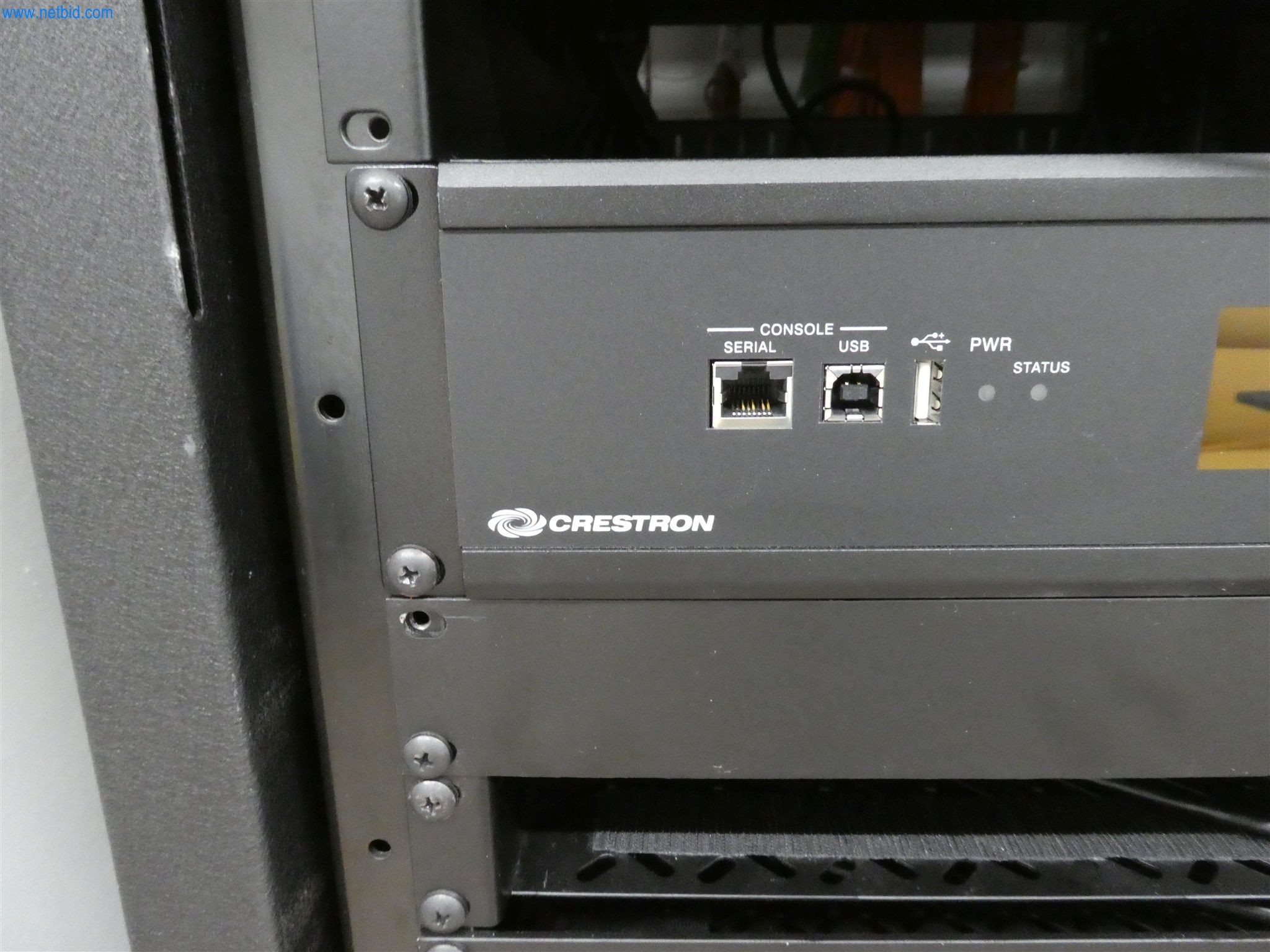 BGA und Warenvorräte wie Konferenztischsystem und Medientechnik -2