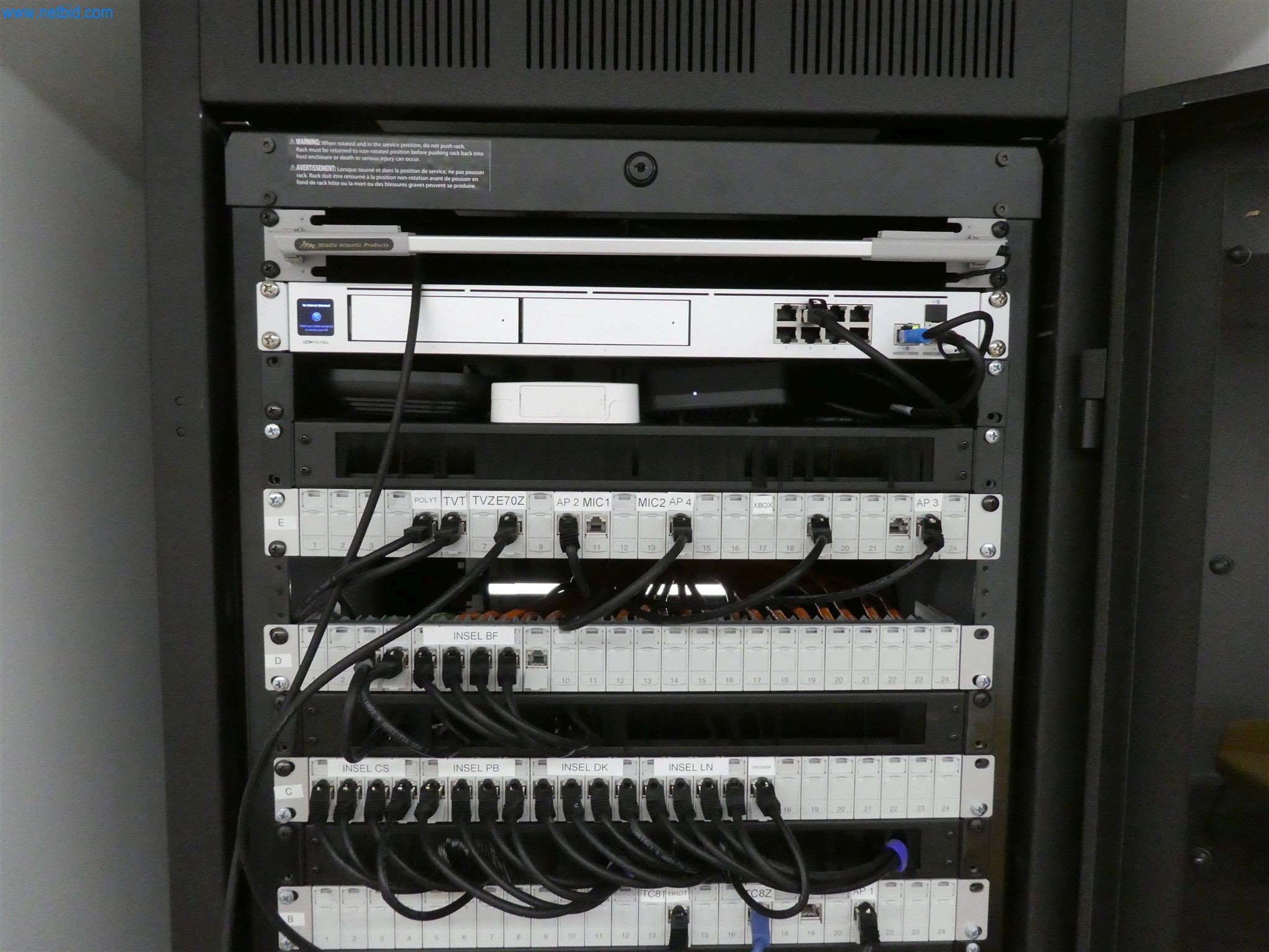 BGA und Warenvorräte wie Konferenztischsystem und Medientechnik -8