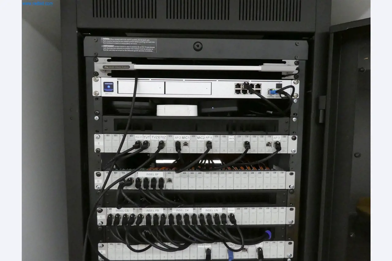 BGA und Warenvorräte wie Konferenztischsystem und Medientechnik -8