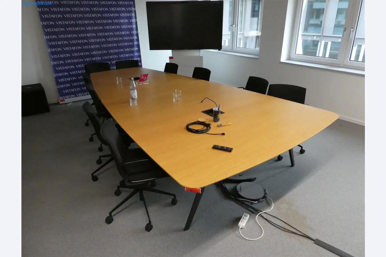 BGA und Warenvorräte wie Konferenztischsystem und Medientechnik -1