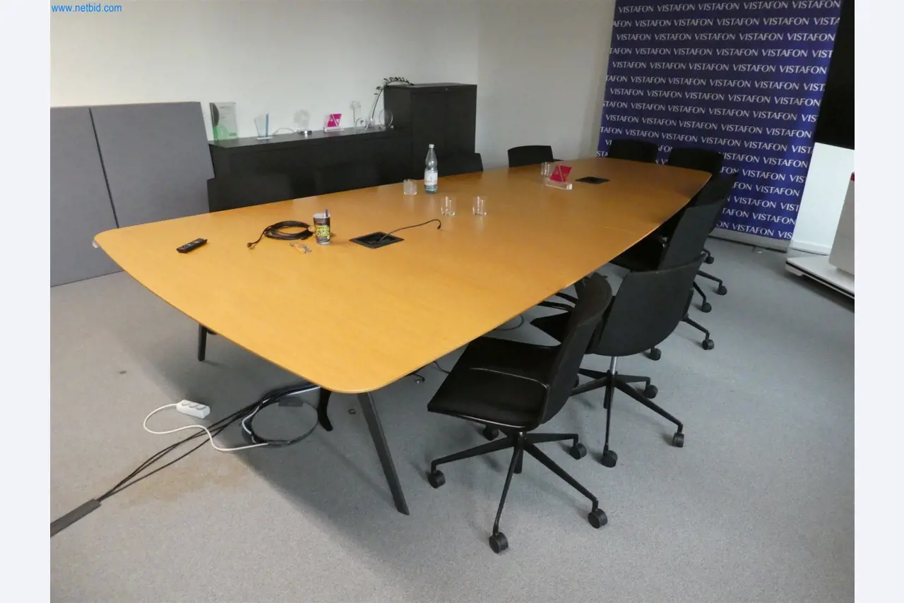 BGA und Warenvorräte wie Konferenztischsystem und Medientechnik -2