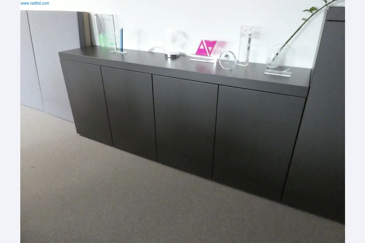 BGA und Warenvorräte wie Konferenztischsystem und Medientechnik -5