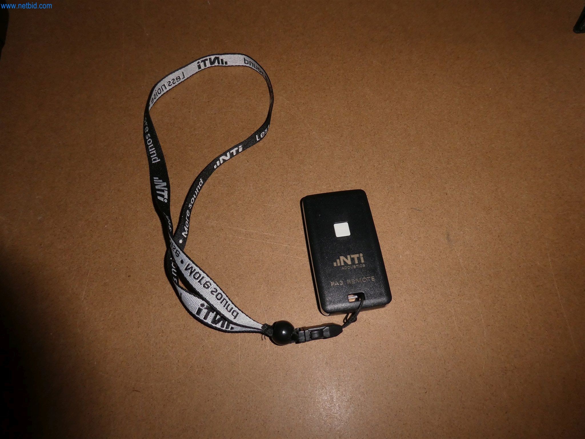 Provozní a kancelářské vybavení-6