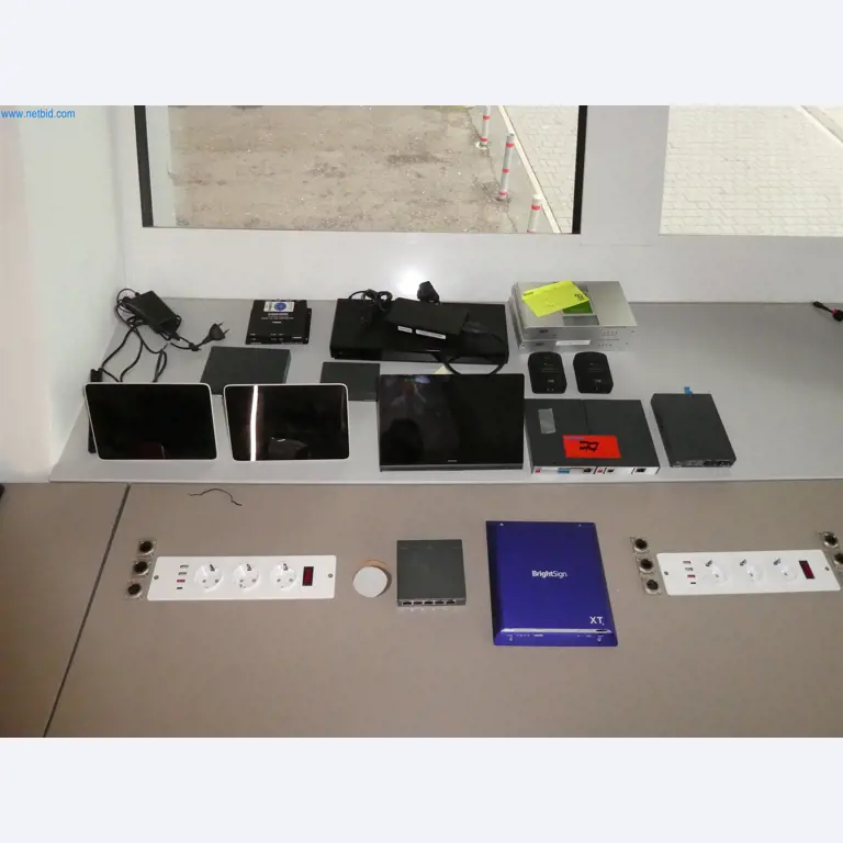 Operativna in pisarniška oprema-1