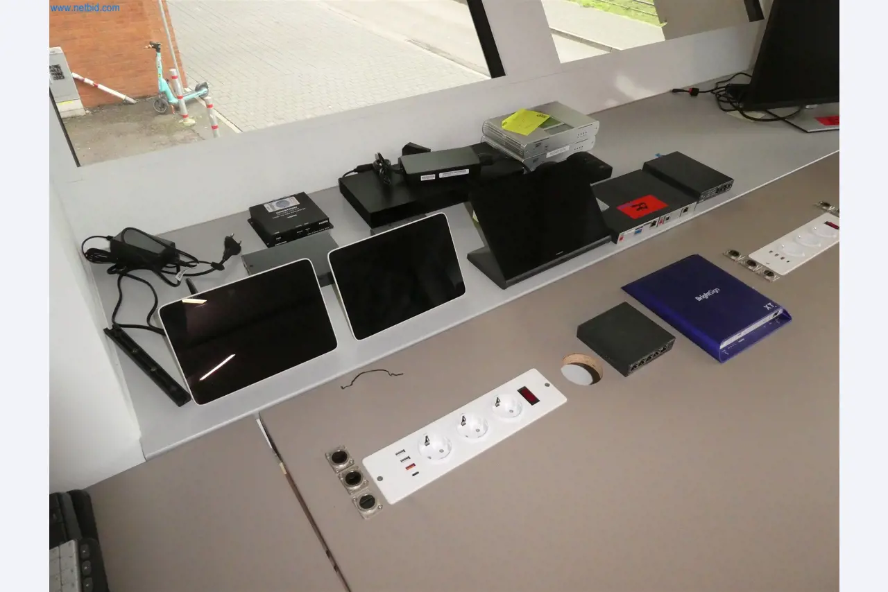 Operativna in pisarniška oprema-2