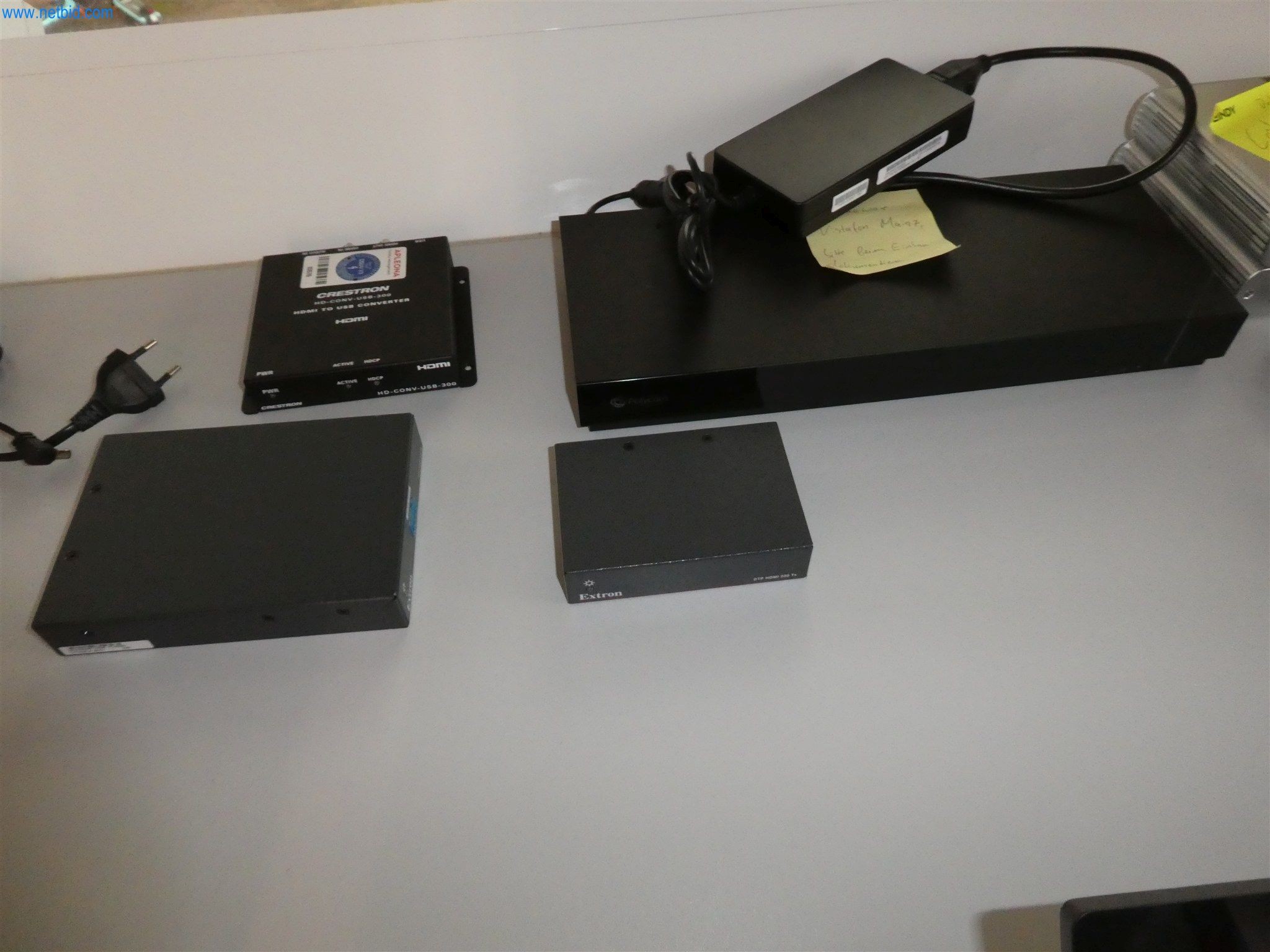 Operativna in pisarniška oprema-3