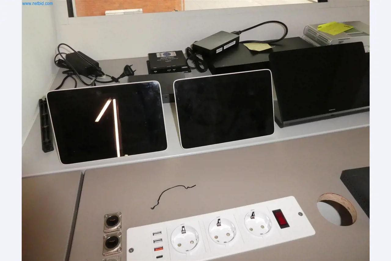 Operativna in pisarniška oprema-5