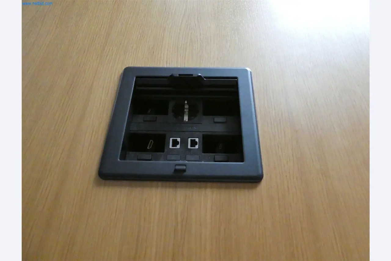 BGA und Warenvorräte wie Konferenztischsystem und Medientechnik -2