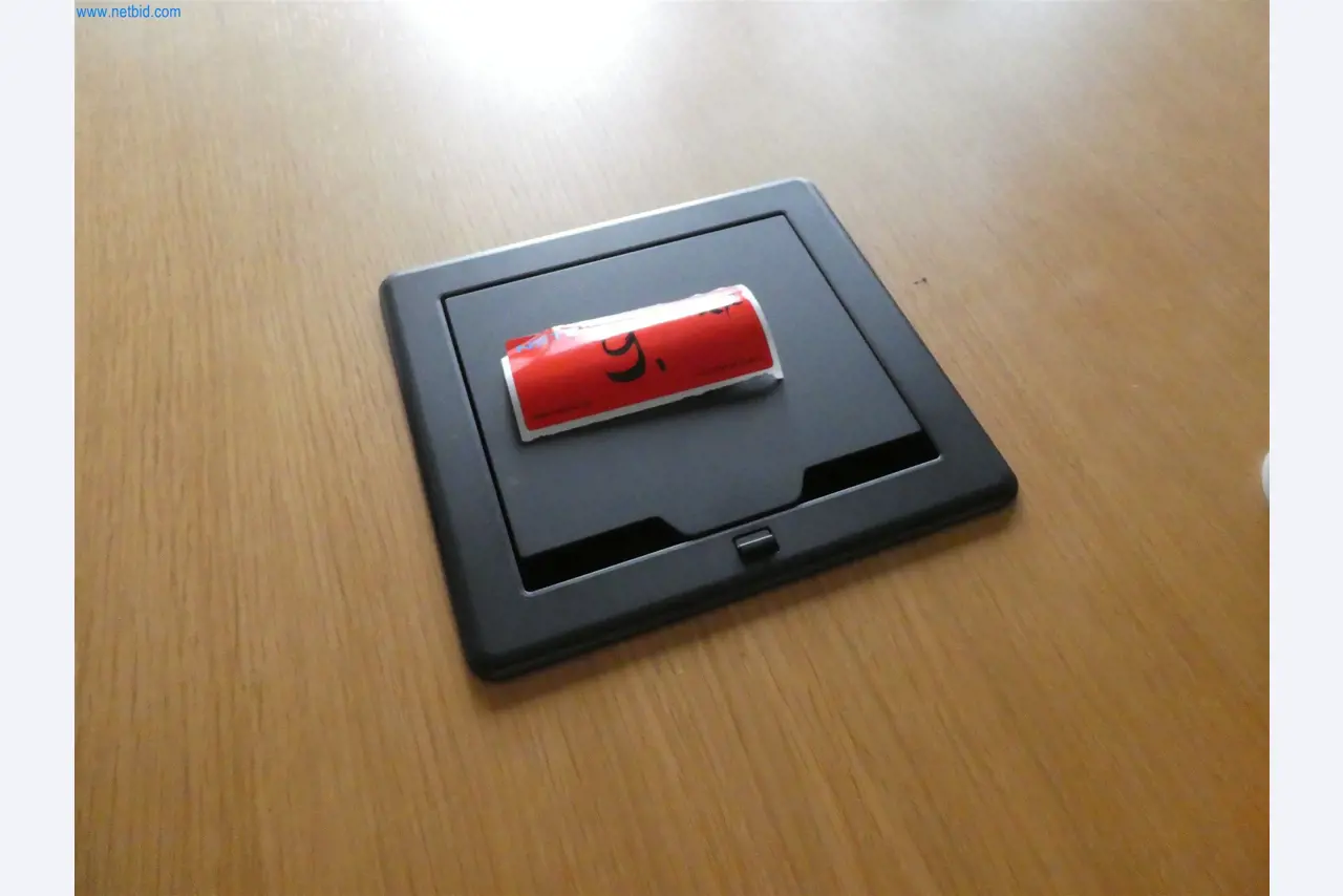 BGA und Warenvorräte wie Konferenztischsystem und Medientechnik -4